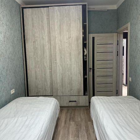Apartment Tashkent 3 Bedrooms ภายนอก รูปภาพ