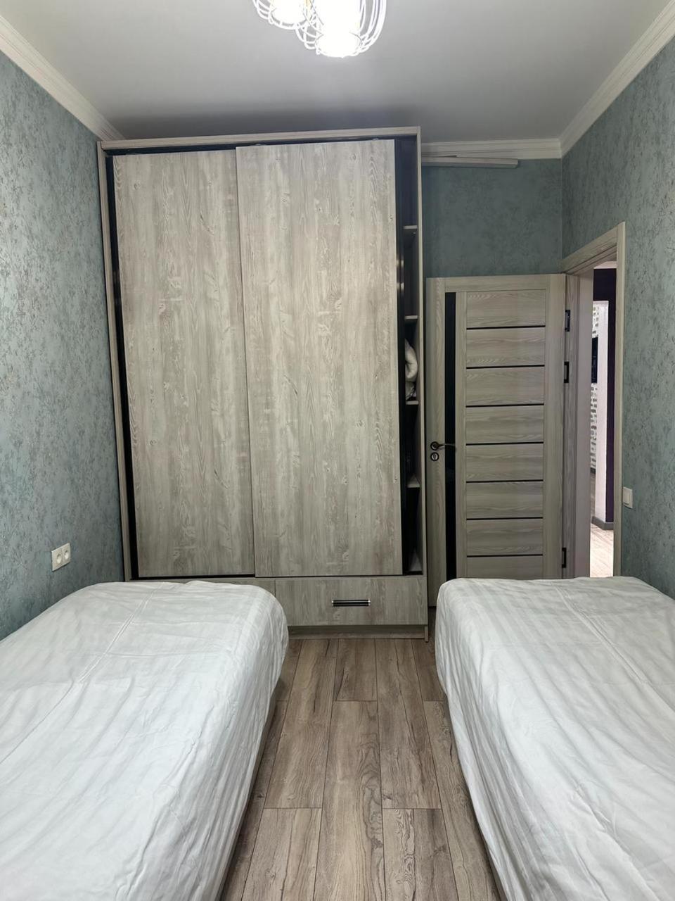 Apartment Tashkent 3 Bedrooms ภายนอก รูปภาพ